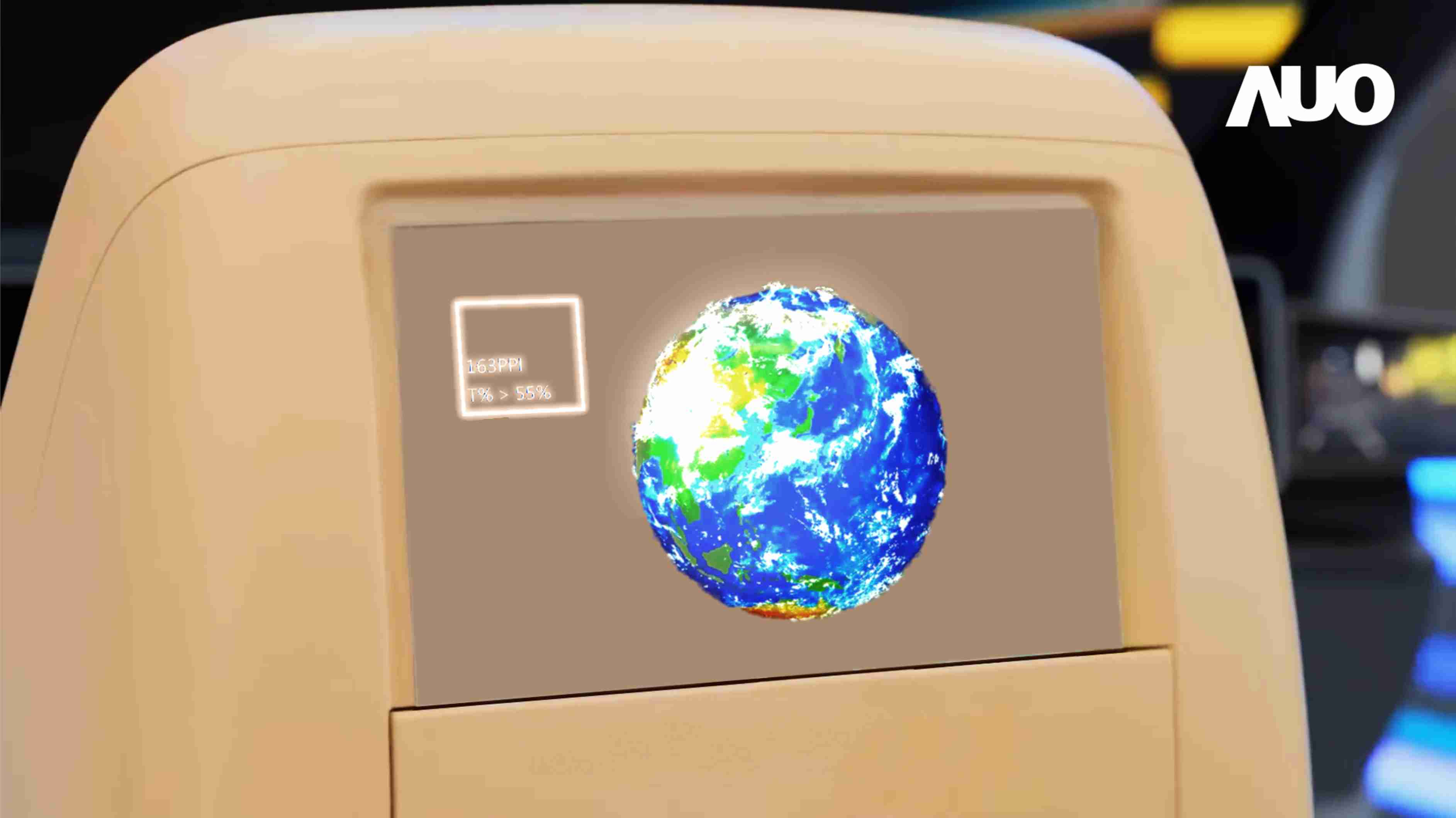 z6尊龙突破设计与制程挑战，，，推出全球最高分辨率163ppi的13.5吋透明Micro LED面板，，，，并积极布局智能车市场，，，，以期拓展透明显示应用的可能性